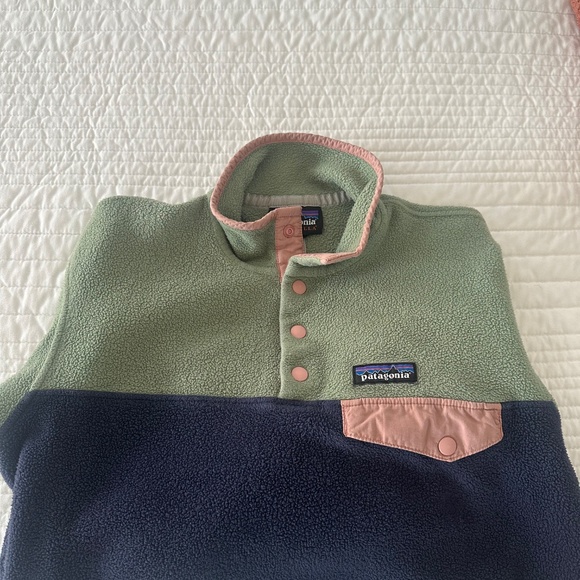 Ladies xs Patagonia fleece - Picture 2 of 2